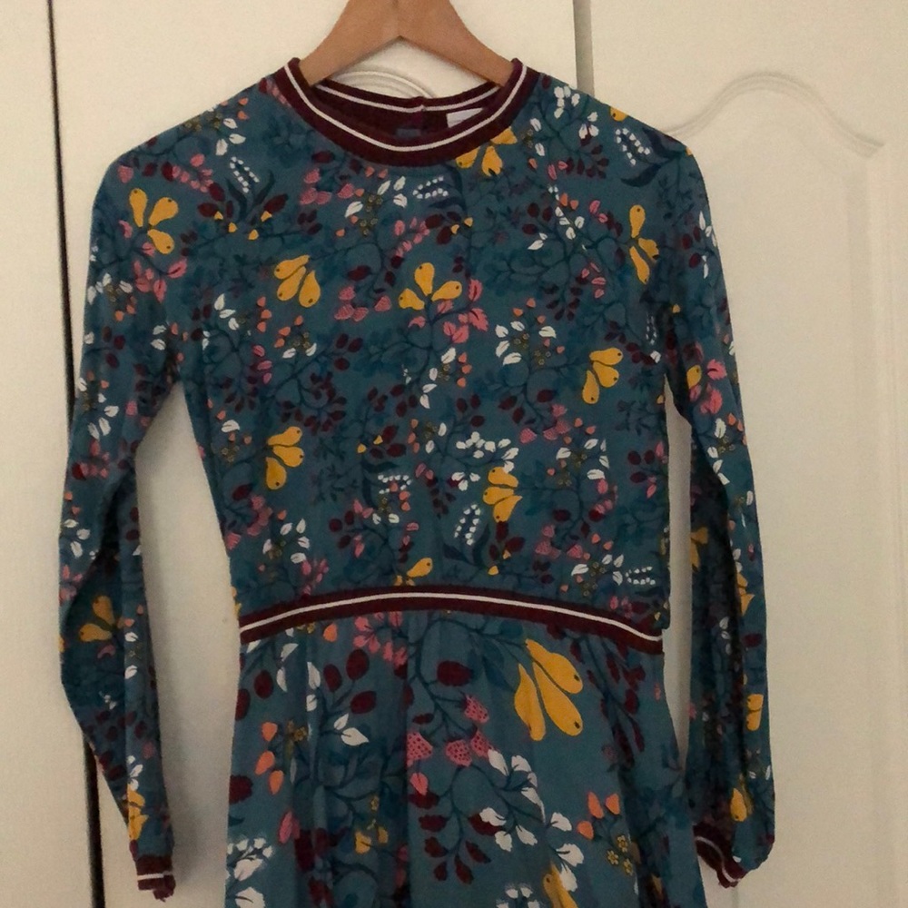 This dress is so pretty, Polarn o. Pyret size 10-12 NEW